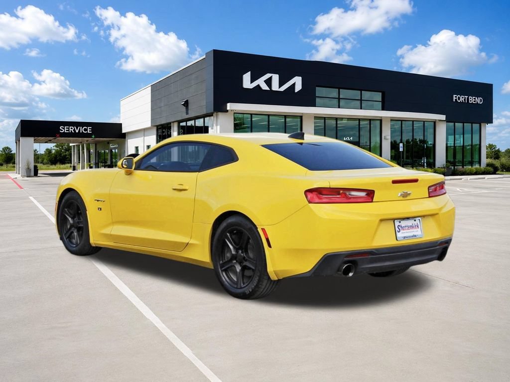 Used 2017 Chevrolet Camaro LT RWD image 7