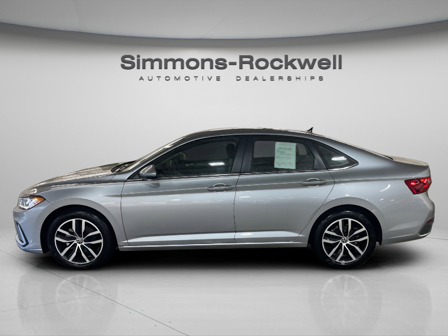 Used 2025 Volkswagen Jetta SE image 8