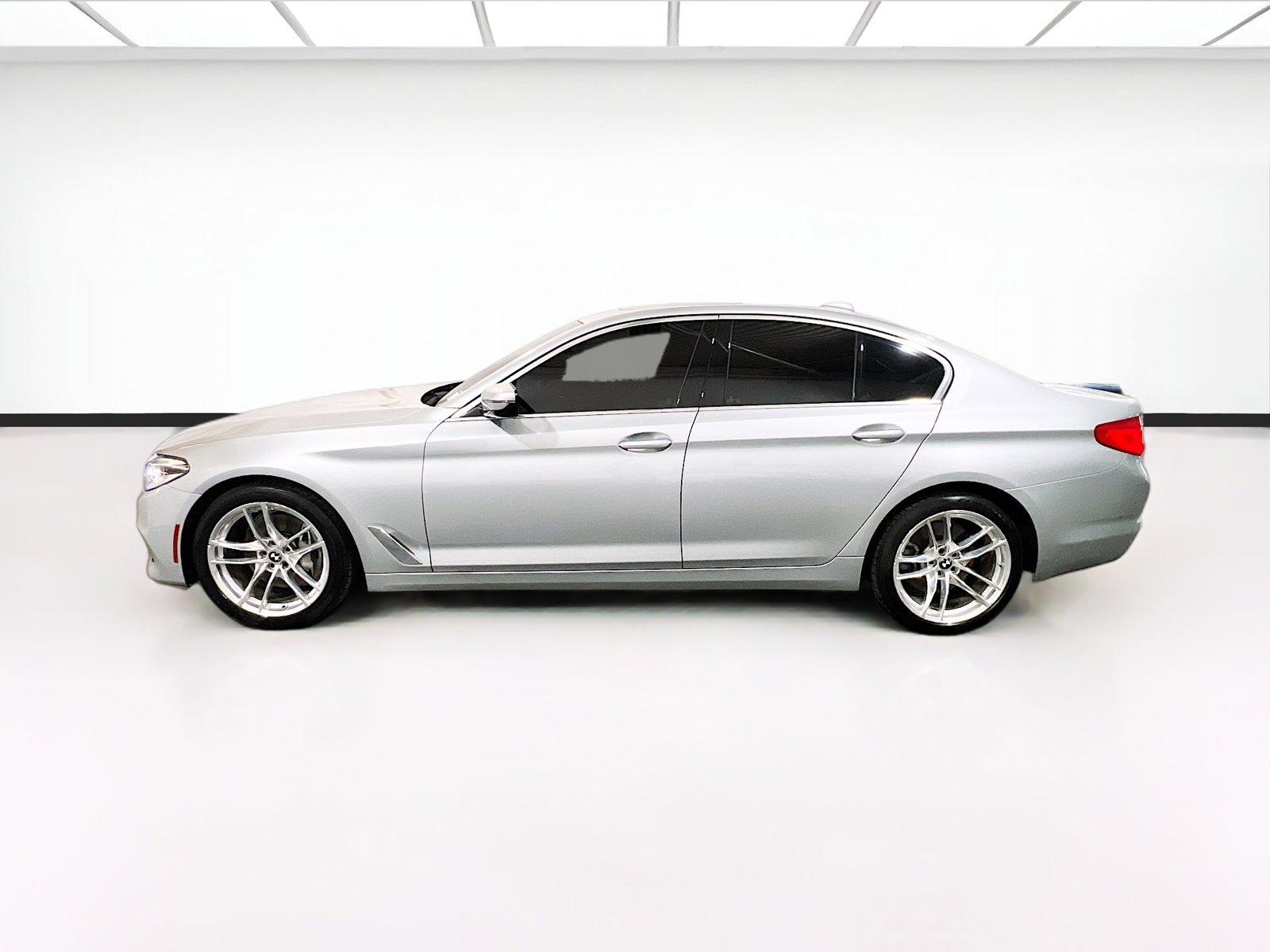 Used 2020 BMW 540i w/ Premium Package RWD image 25