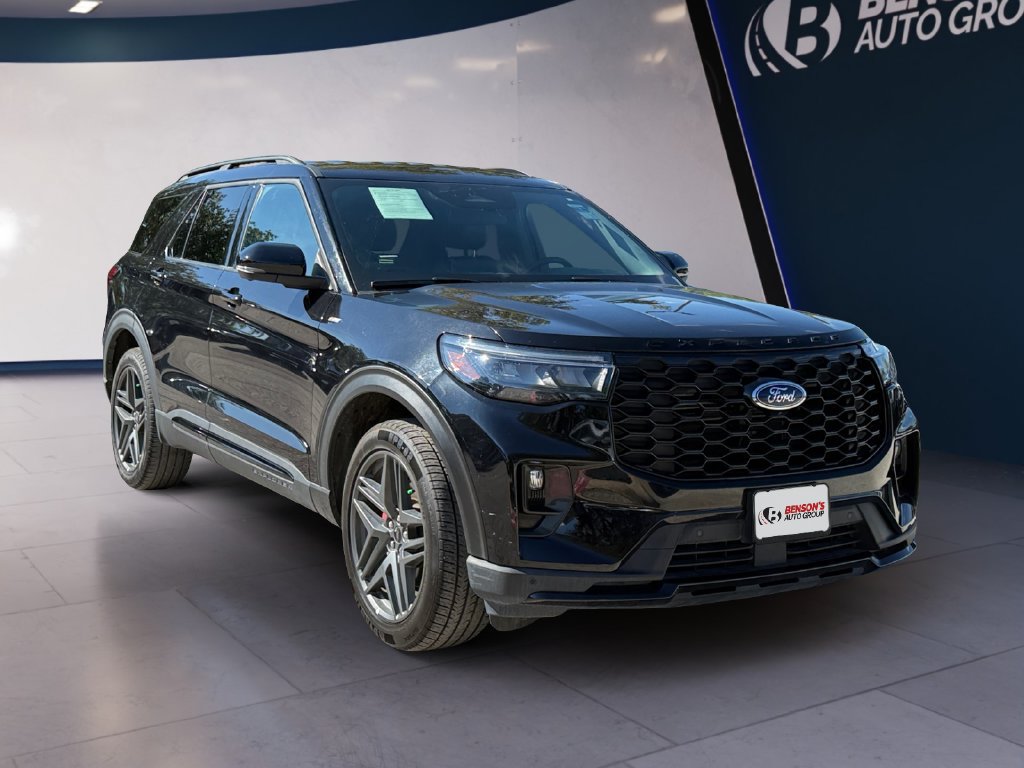 Used 2025 Ford Explorer ST-Line w/ ST-Line Street Pack AWD/4WD image 7