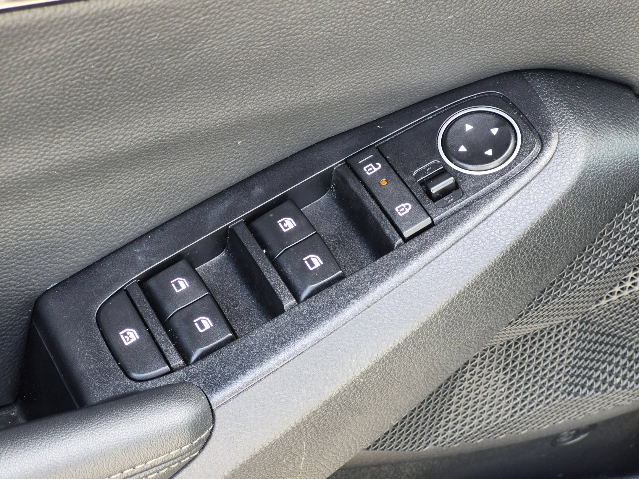 Used 2024 Kia Seltos S FWD image 13