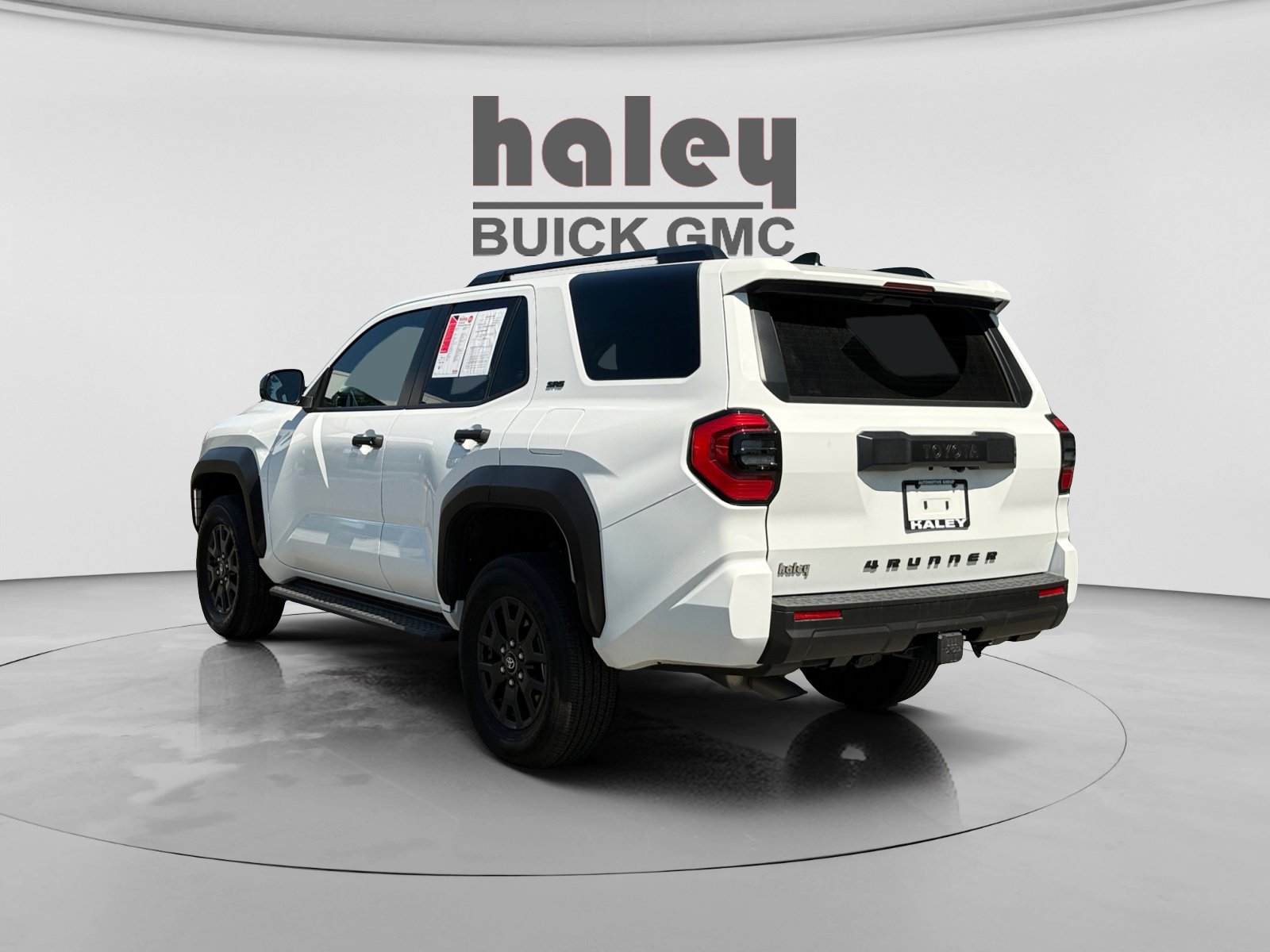 Used 2025 Toyota 4Runner SR5 AWD/4WD image 3