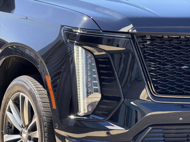 Used 2025 Cadillac Escalade ESV Sport AWD/4WD image 12