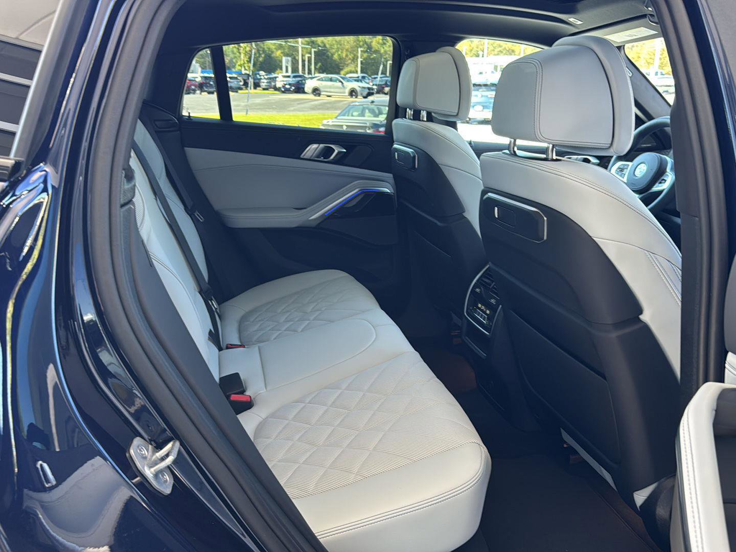New 2026 BMW X6 xDrive40i image 11