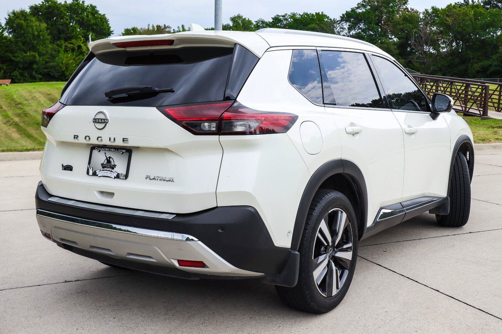 Used 2023 Nissan Rogue Platinum w/ Platinum Premium Package FWD image 16