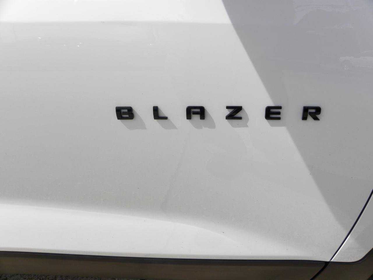 Used 2024 Chevrolet Blazer LT w/ Convenience Package FWD image 9