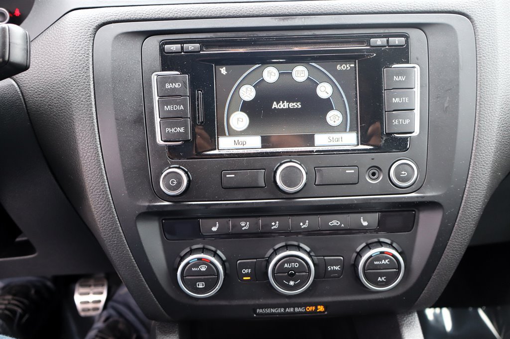 Used 2013 Volkswagen Jetta GLI Autobahn FWD image 28
