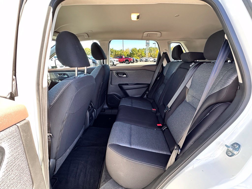 Used 2023 Nissan Rogue SV AWD/4WD image 24