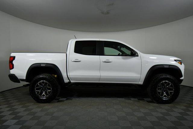 Used 2024 Chevrolet Colorado ZR2 w/ Safety Package image 15