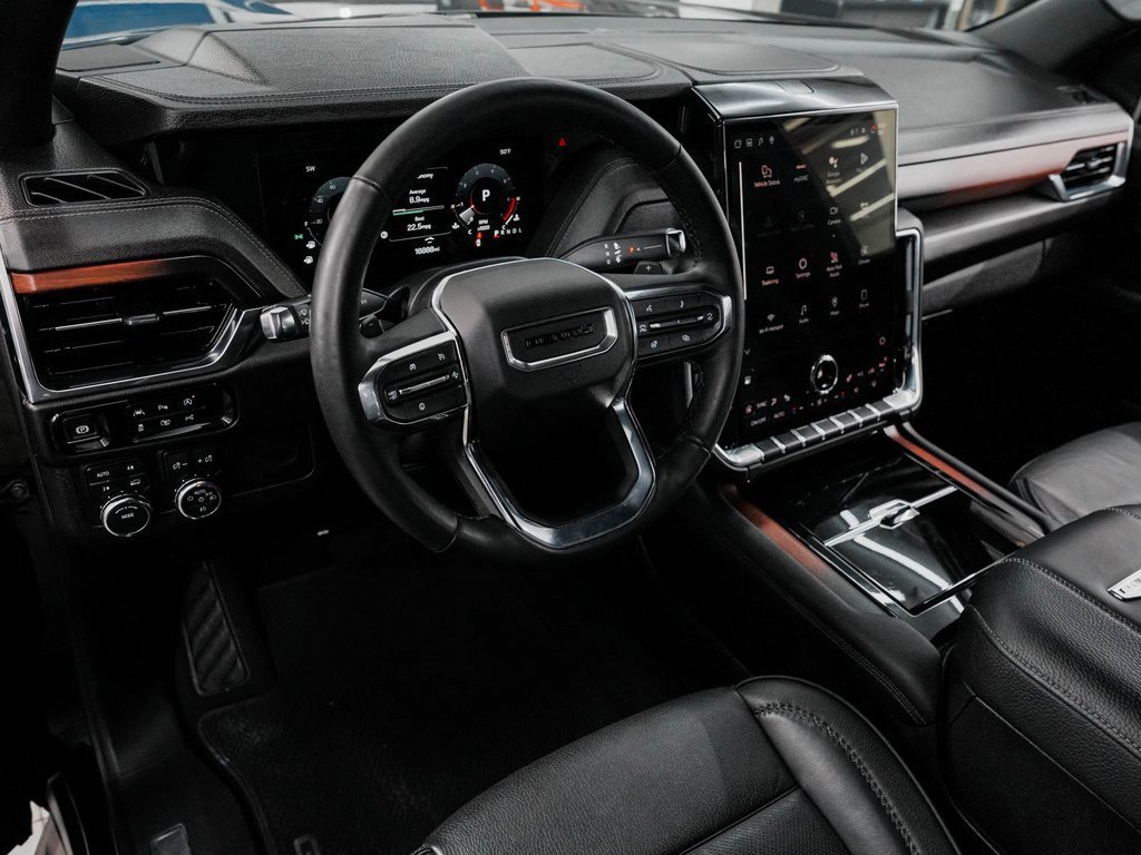 Used 2025 GMC Yukon XL Denali image 15