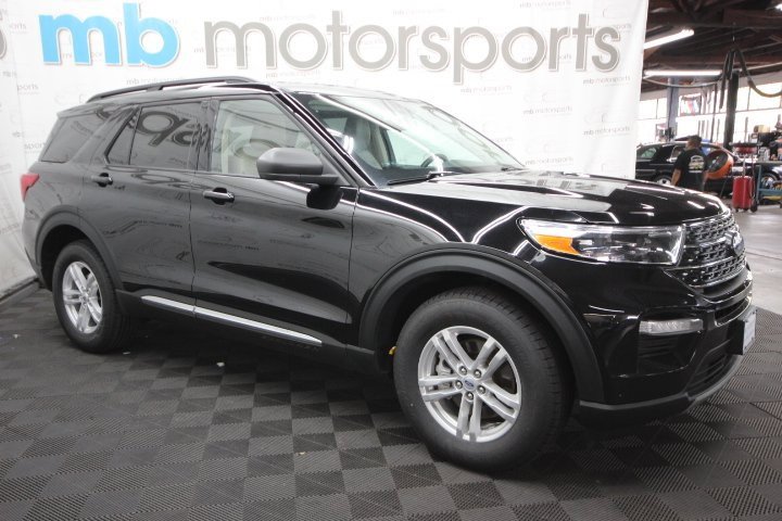 Used 2022 Ford Explorer XLT w/ Equipment Group 202A image 9