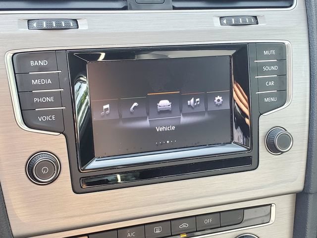 Used 2015 Volkswagen Golf S FWD image 19