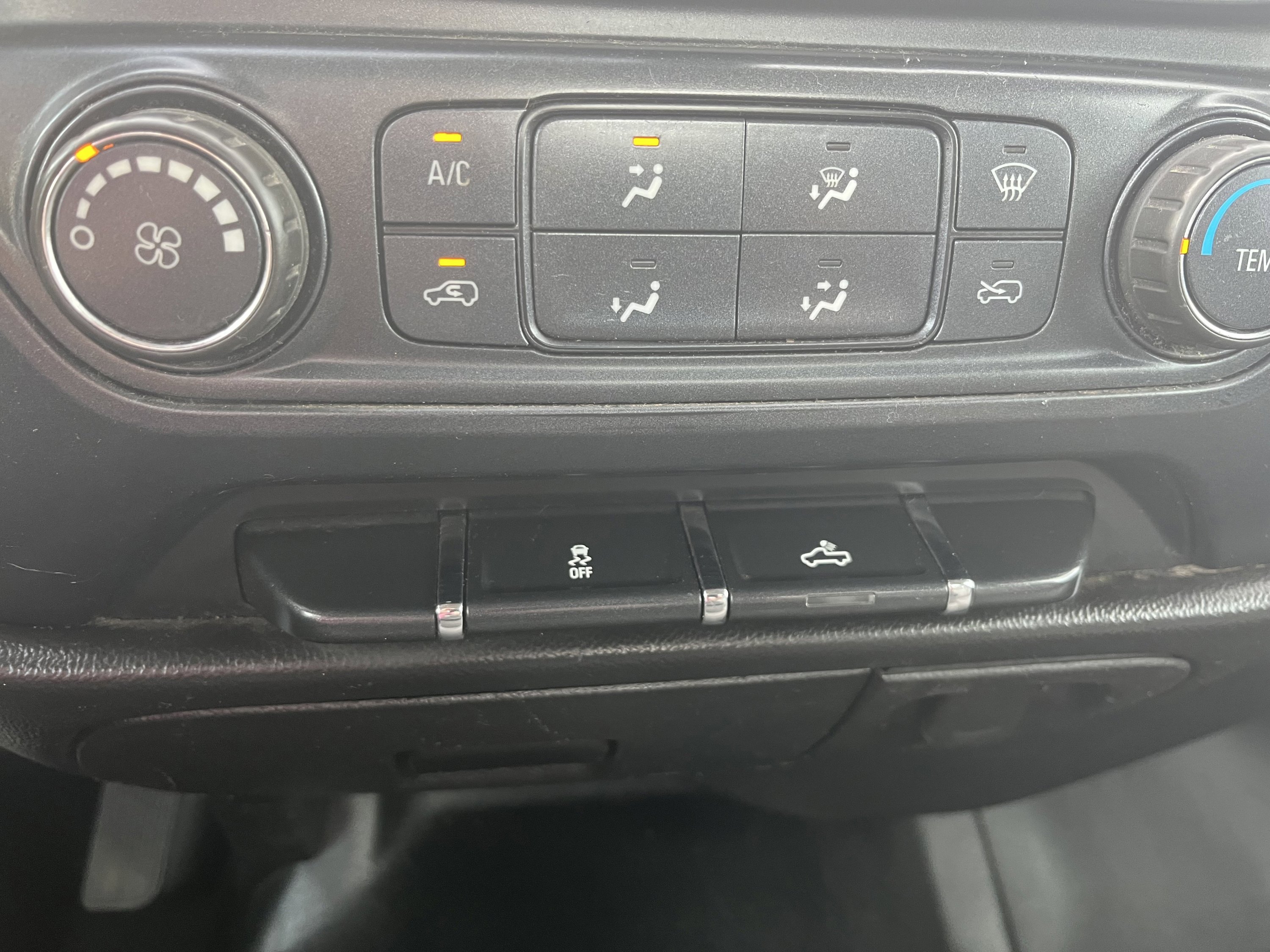 Used 2017 Chevrolet Silverado 3500 W/T image 18