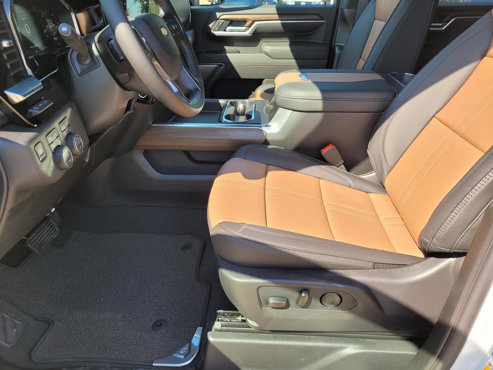 New 2026 Chevrolet Silverado 2500 High Country w/ High Country Premium Package AWD/4WD image 15