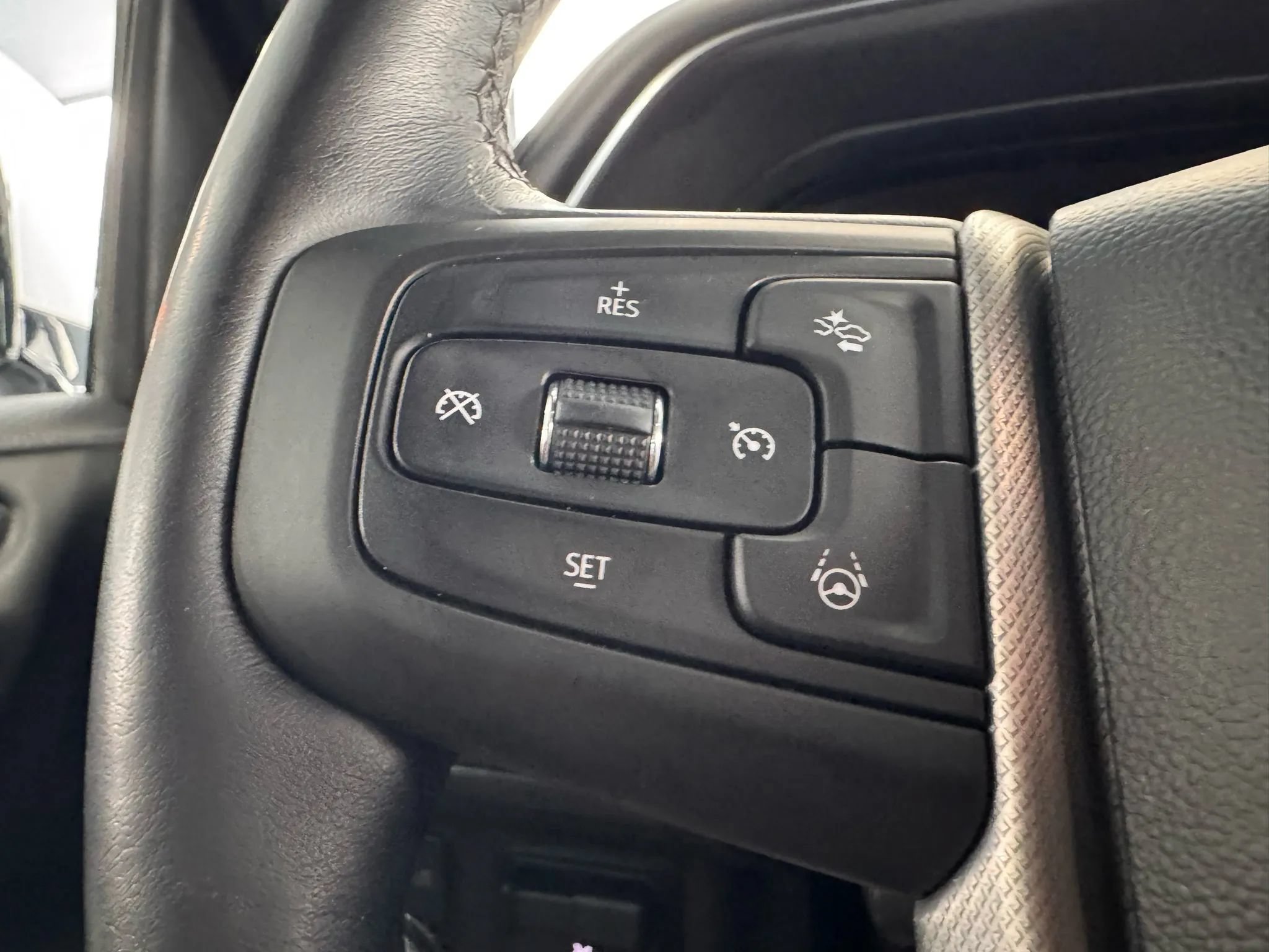 Used 2023 GMC Yukon Denali w/ Denali Reserve Package AWD/4WD image 34