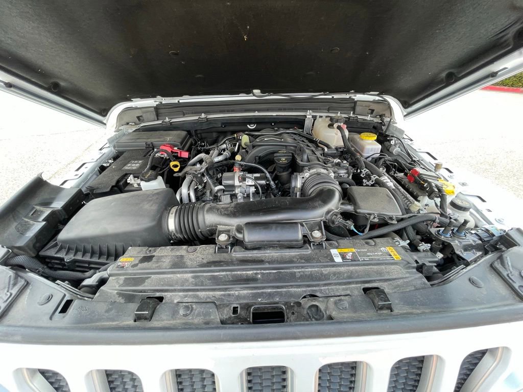 Used 2023 Jeep Wrangler Sahara w/ Cold Weather Group image 32