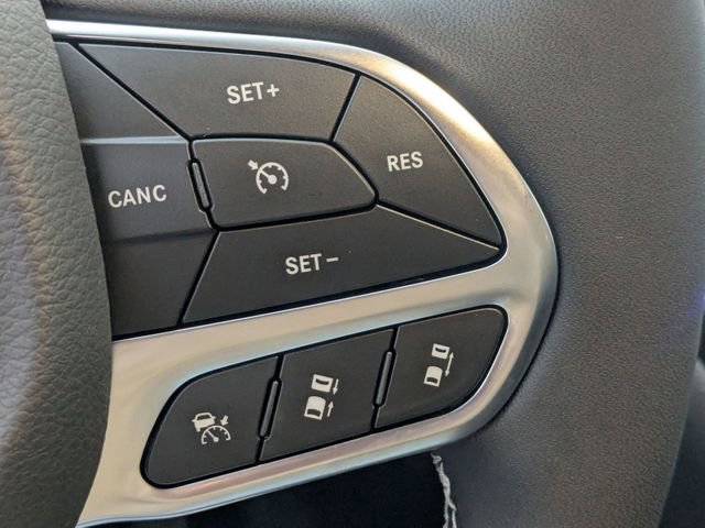 New 2026 Chrysler Pacifica Select image 16