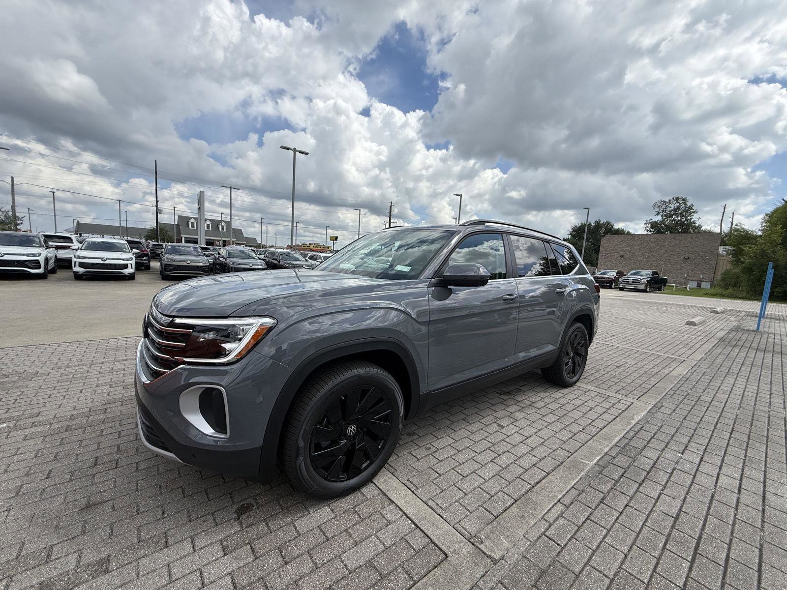 New 2026 Volkswagen Atlas SE image 4