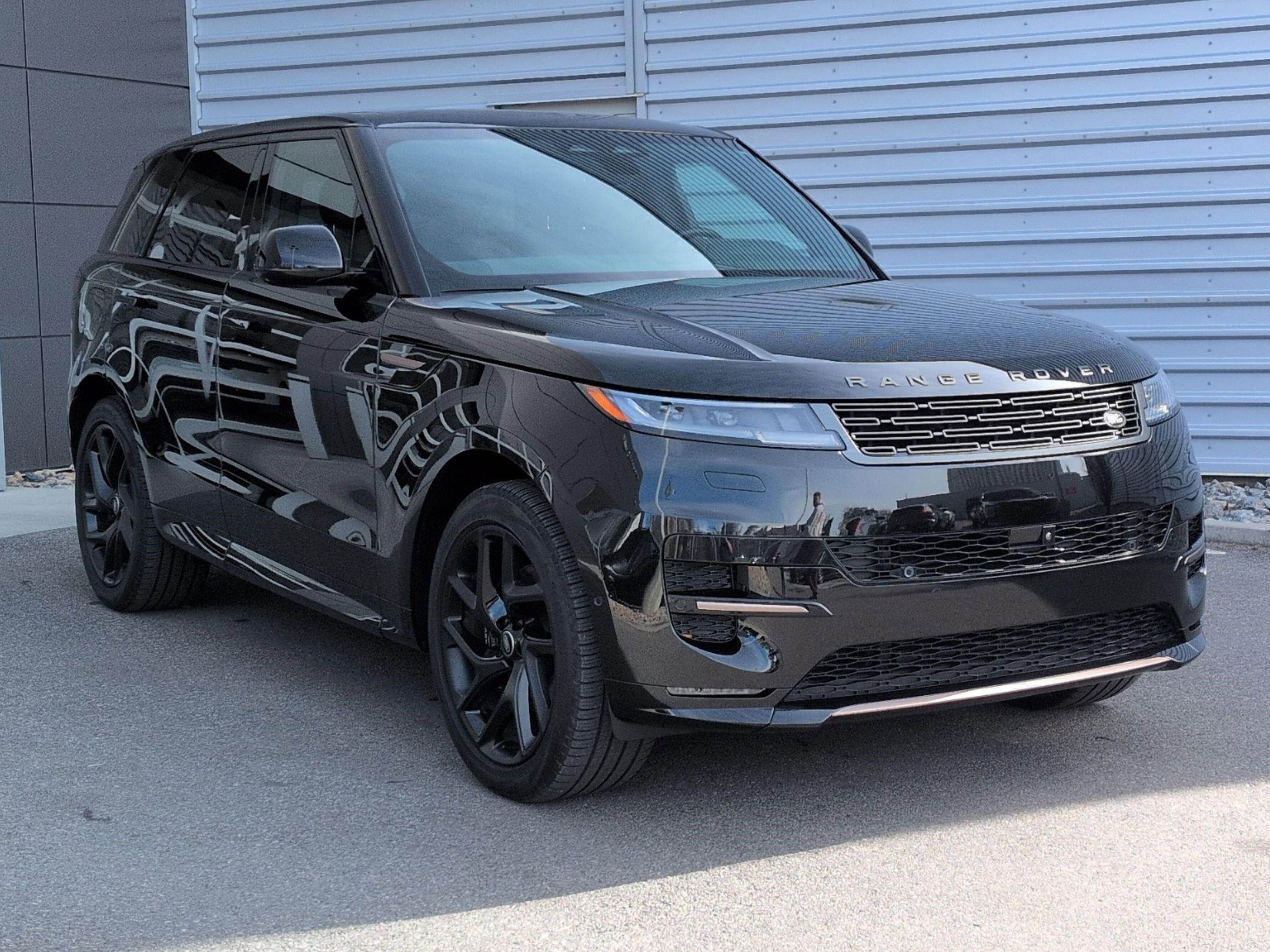 Used 2024 Land Rover Range Rover Sport Dynamic SE image 3