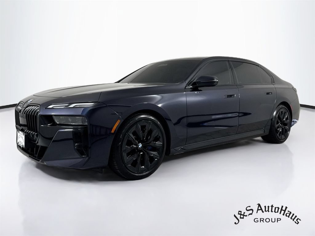 Used 2024 BMW 740i xDrive AWD/4WD image 3