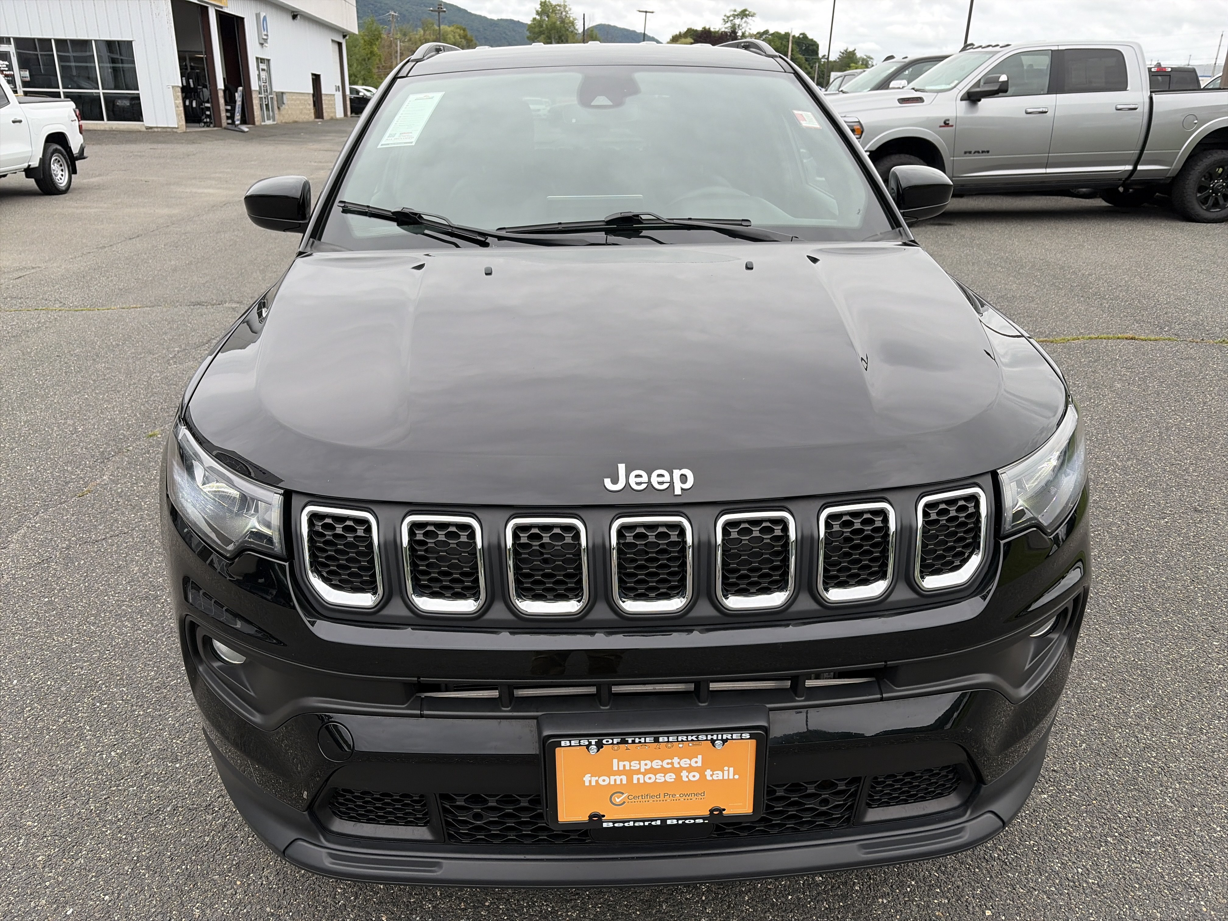 Certified 2023 Jeep Compass Latitude w/ Convenience Group AWD/4WD image 8