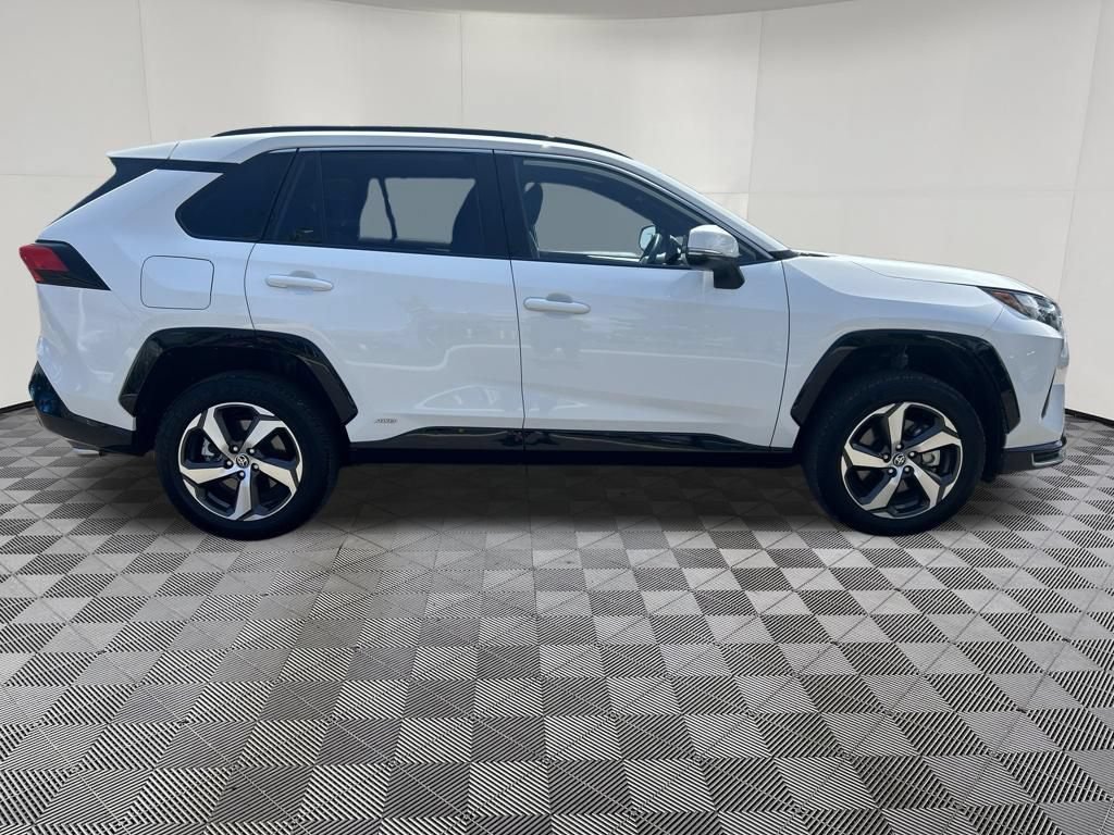 Used 2025 Toyota RAV4 SE AWD/4WD image 10