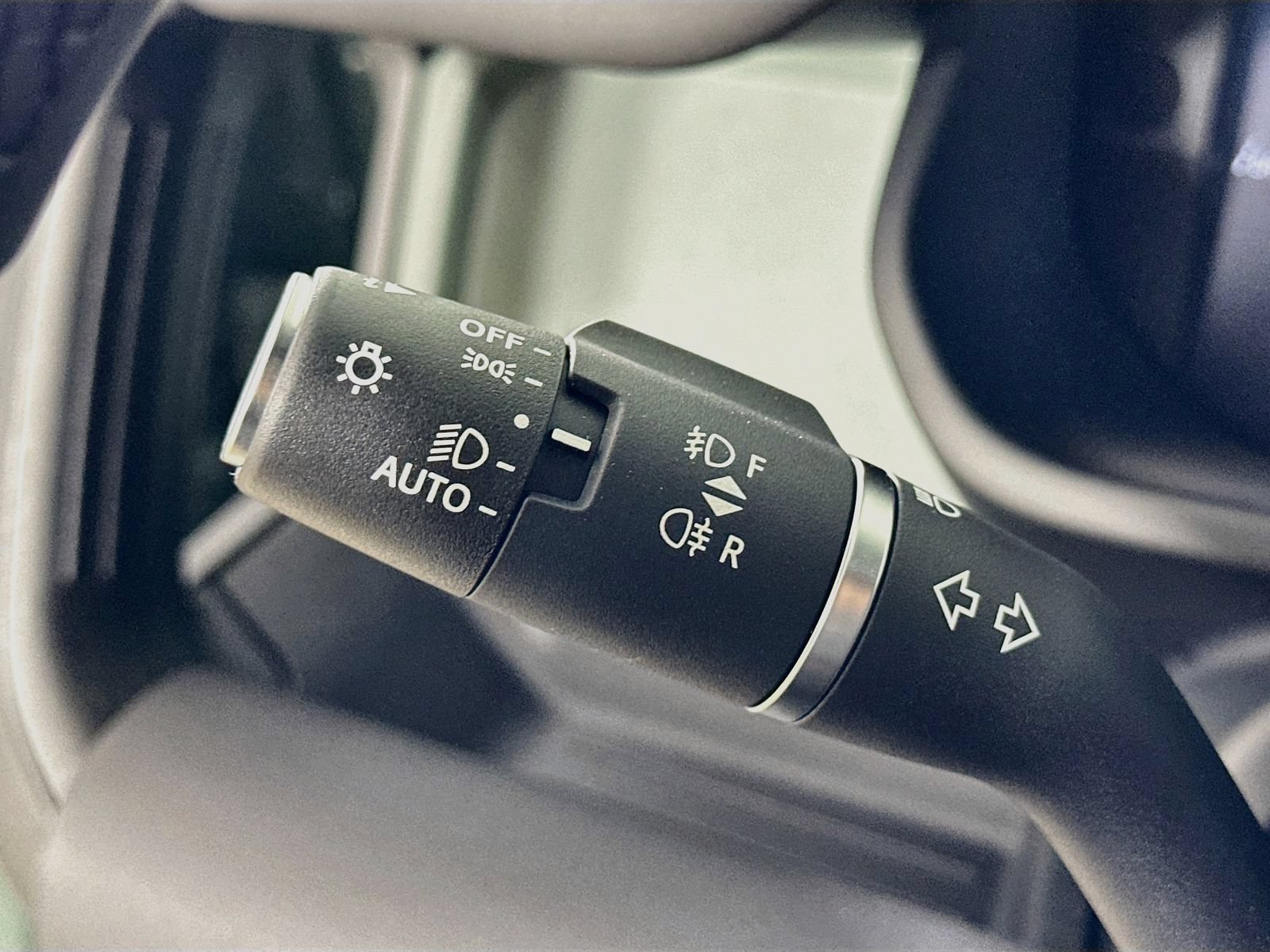 New 2026 Land Rover Defender 110 Trophy Edition AWD/4WD image 21