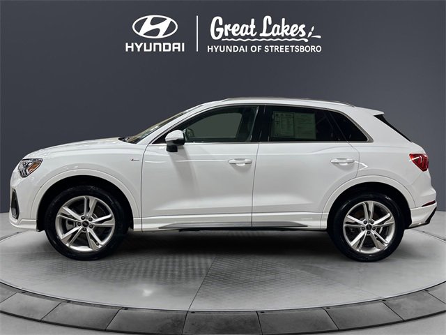 Used 2024 Audi Q3 2.0T Premium w/ Convenience Package image 2