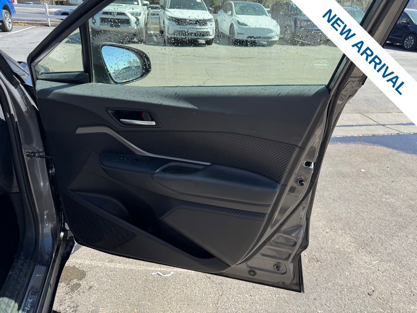 Used 2021 Toyota C-HR LE image 10