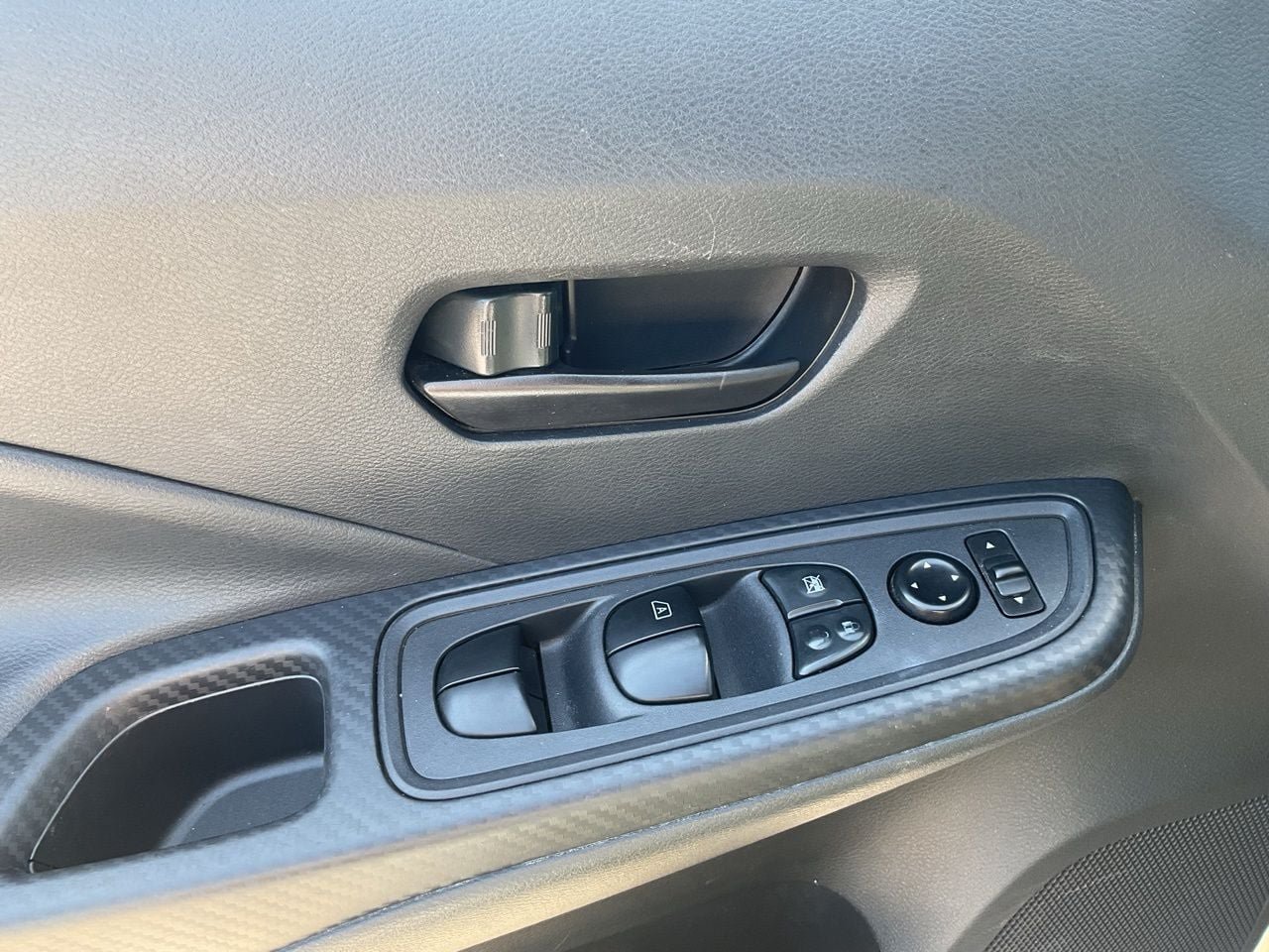 Used 2024 Nissan Versa S FWD image 18