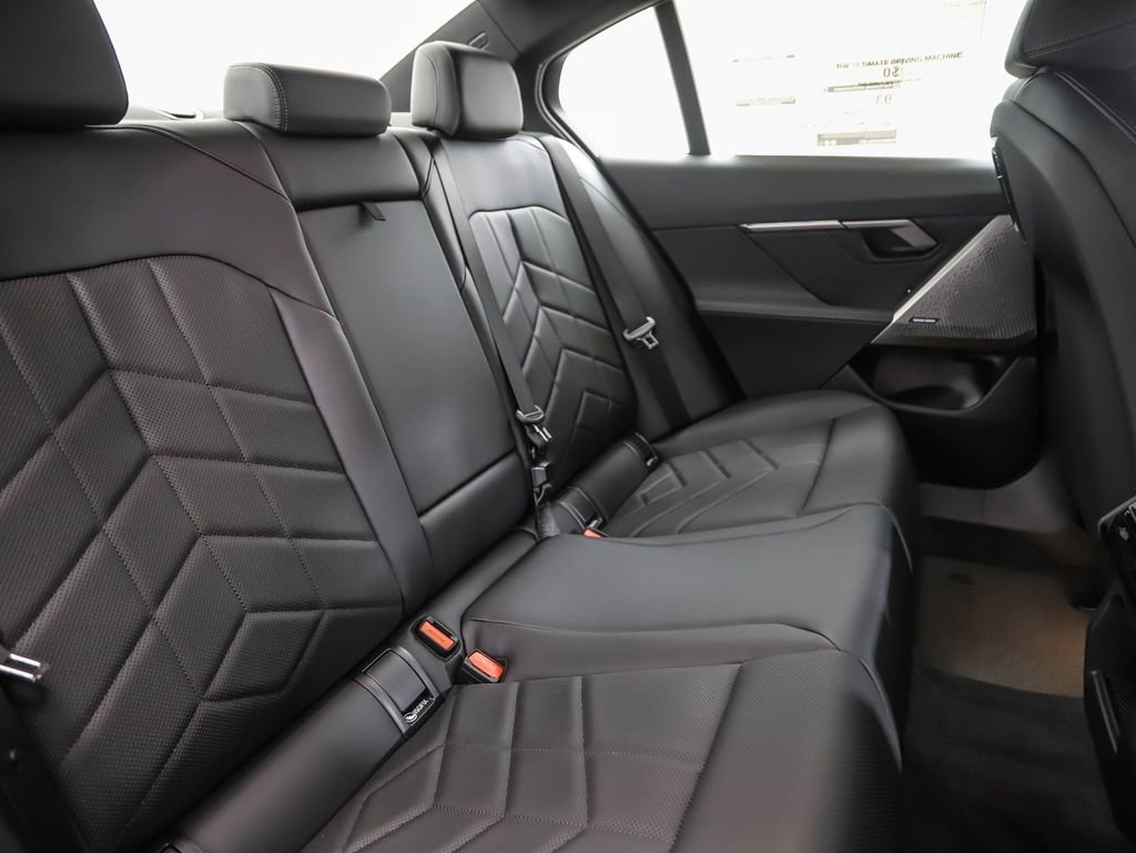 Used 2025 BMW i5 xDrive40 w/ Premium Package image 27