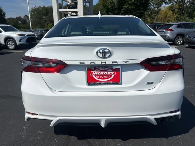 Used 2024 Toyota Camry SE image 6