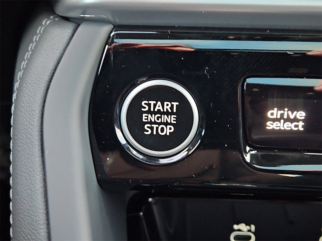 New 2025 Audi Q5 Premium Plus image 17