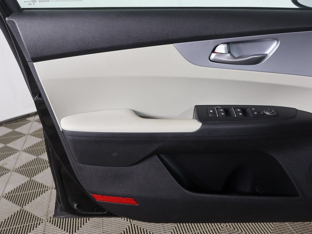 Used 2023 Kia Forte LXS FWD image 18