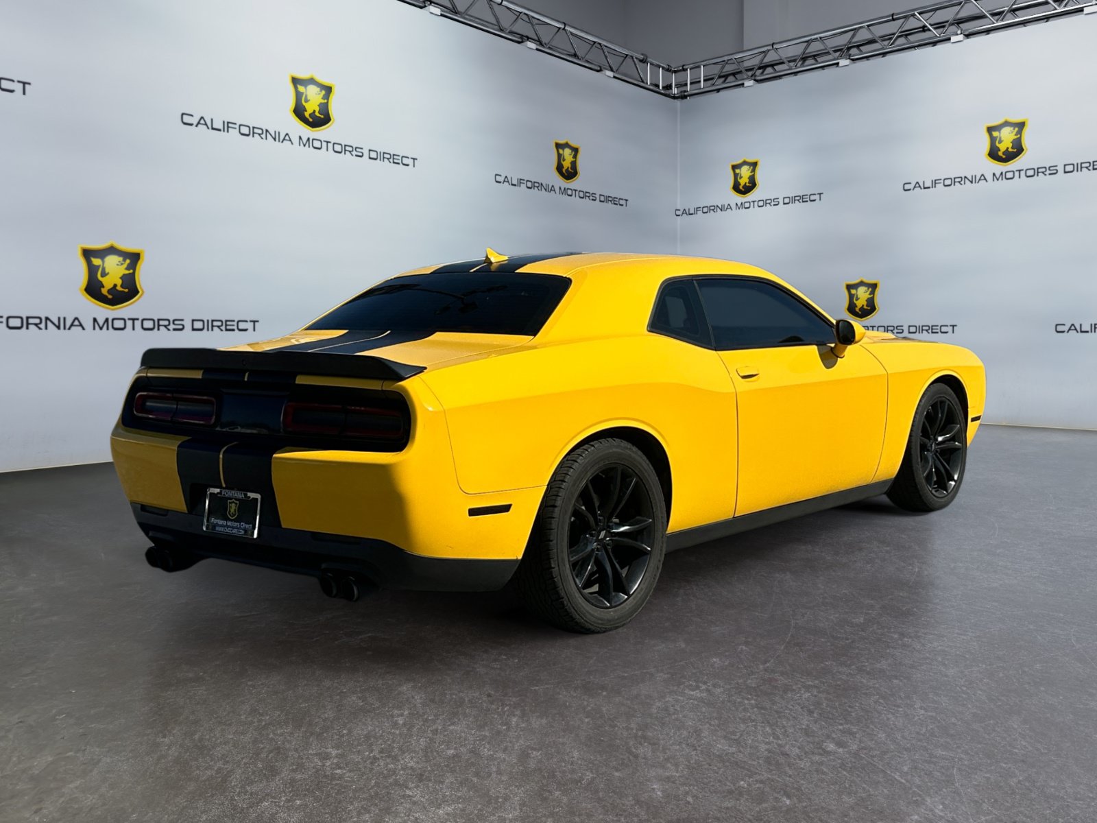 Used 2018 Dodge Challenger SXT w/ Blacktop Package RWD image 5