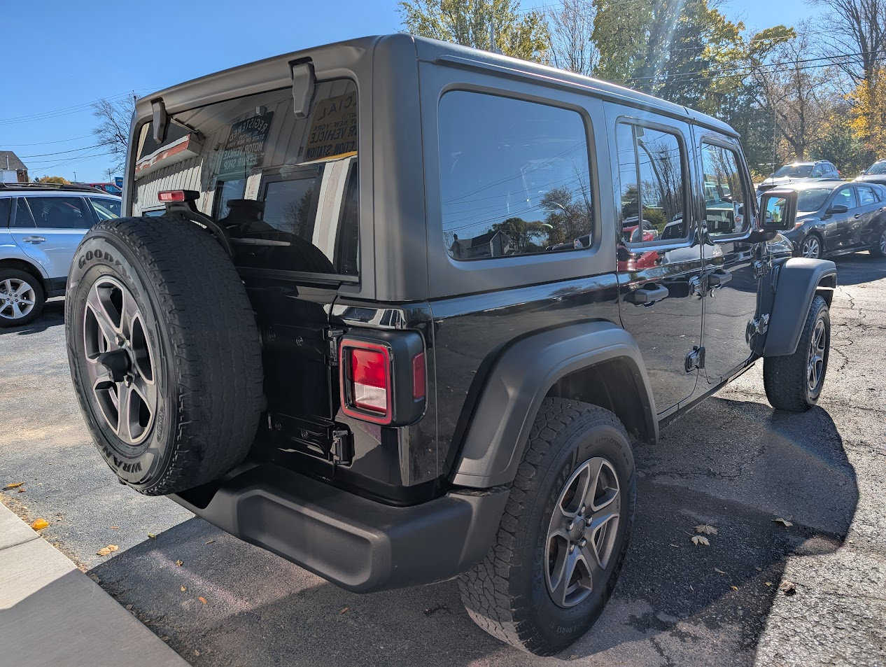 Used 2018 Jeep Wrangler Unlimited Sport S image 13