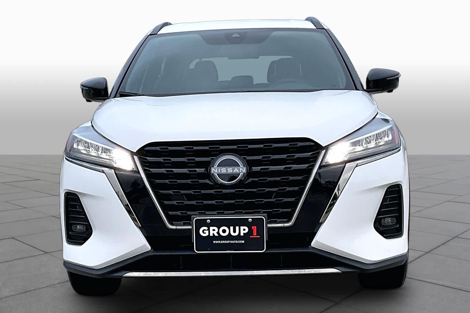 Used 2024 Nissan Kicks SR w/ SR Premium Package FWD image 4