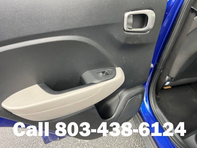 Used 2024 Hyundai Venue SEL FWD image 13