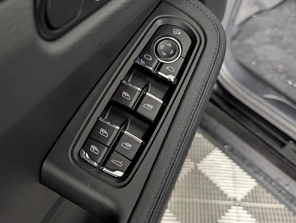 New 2026 Porsche Macan image 27