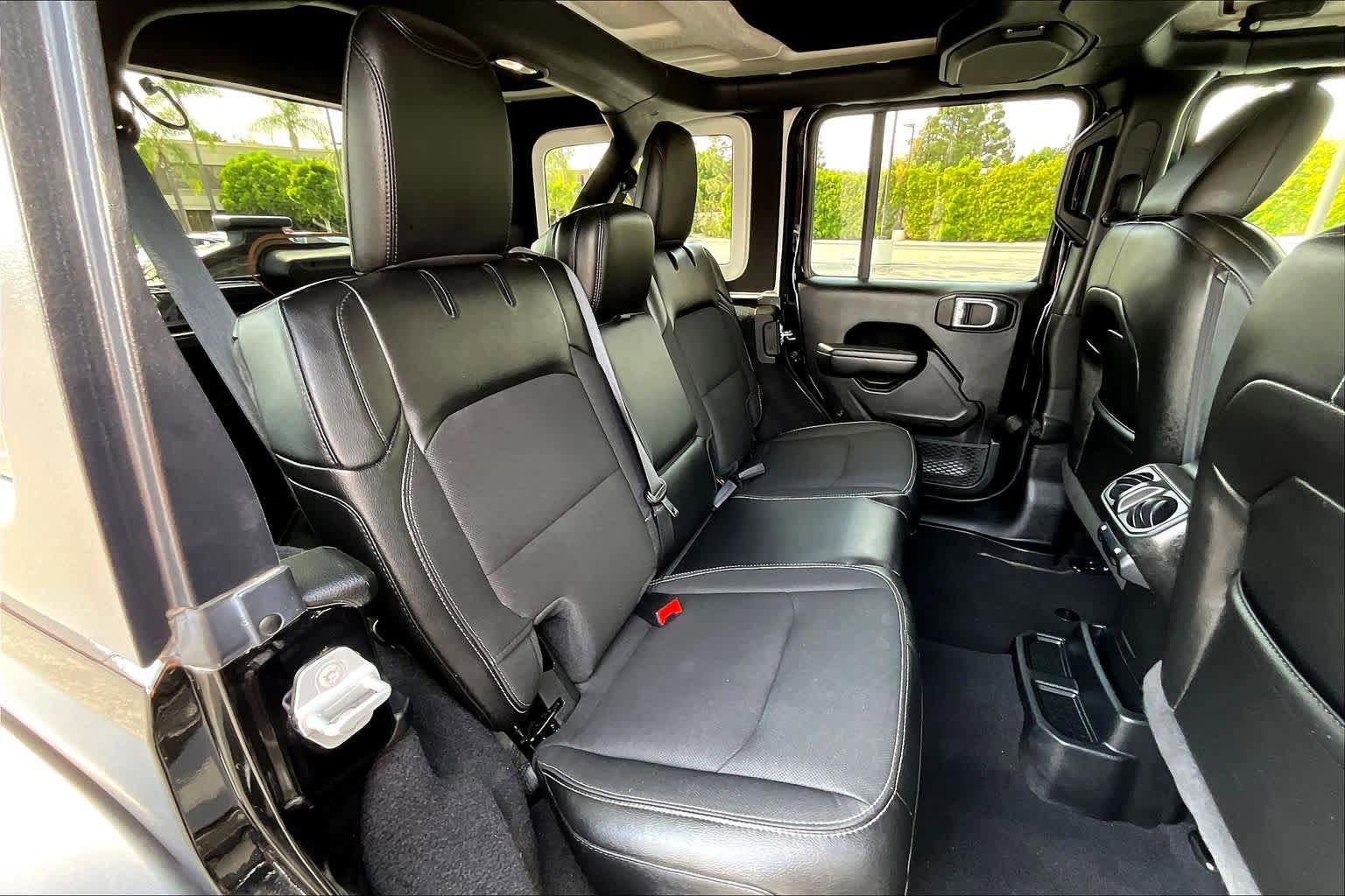 Used 2021 Jeep Wrangler Unlimited Sport AWD/4WD image 18