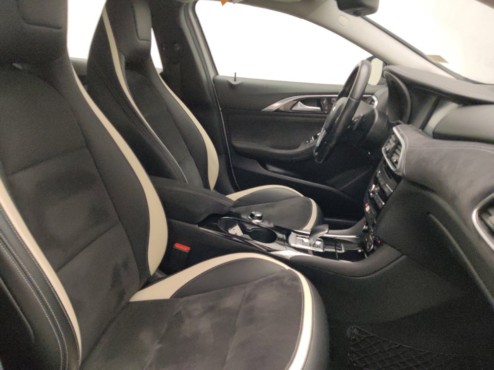 Used 2017 INFINITI QX30 Sport FWD image 21