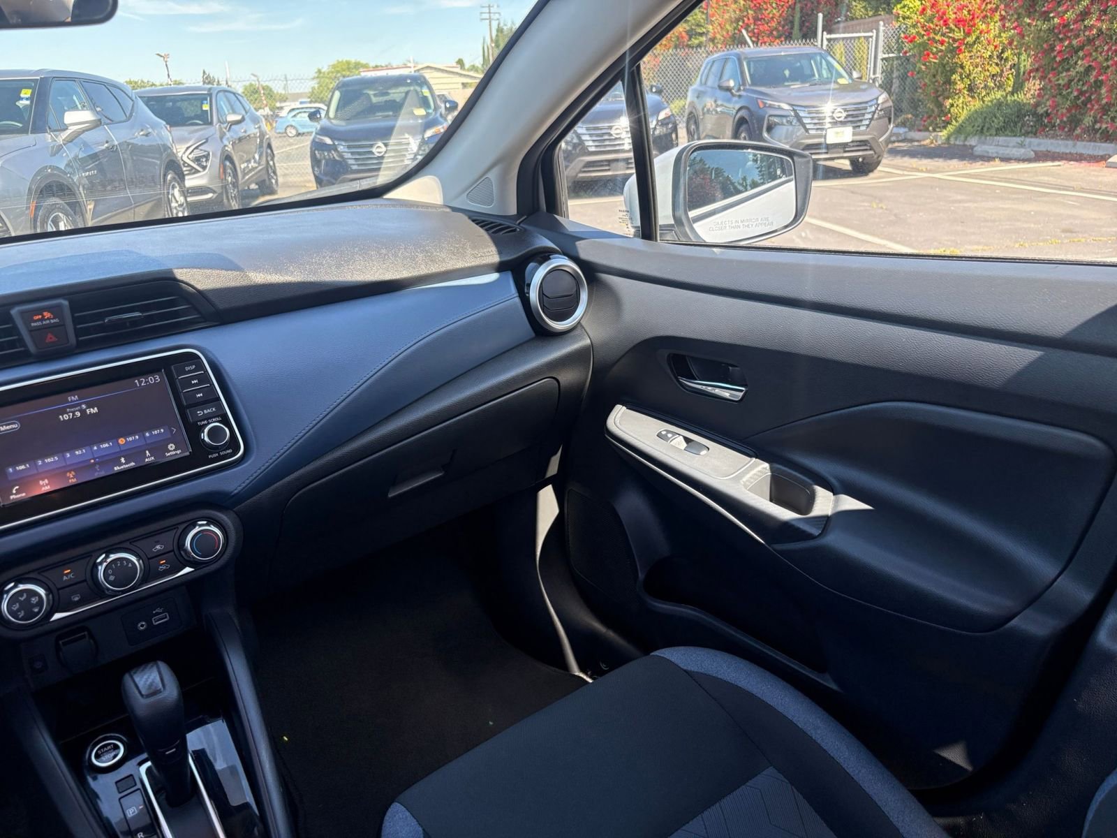 Used 2025 Nissan Versa SV image 33