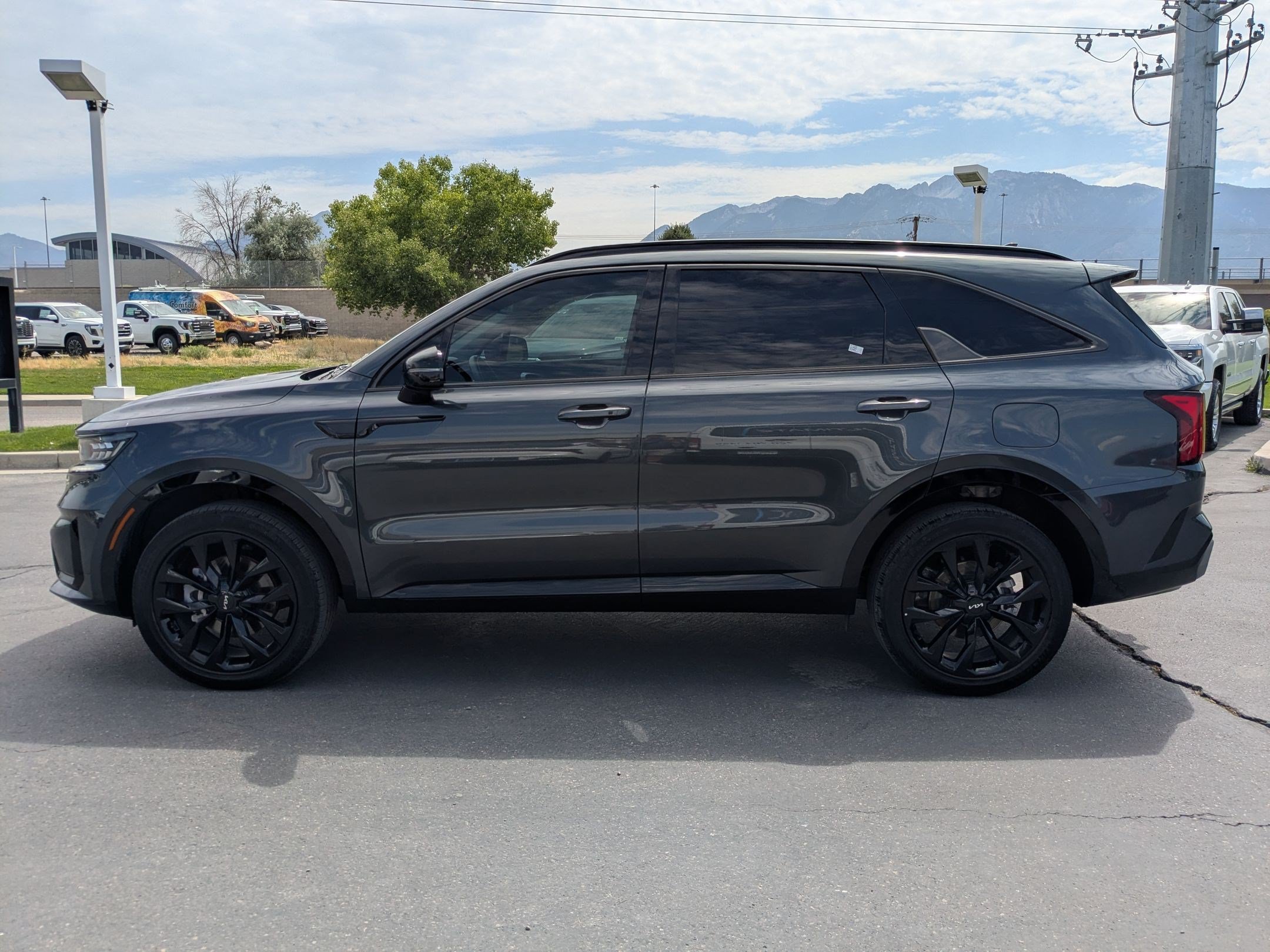 Certified 2023 Kia Sorento SX AWD/4WD image 2