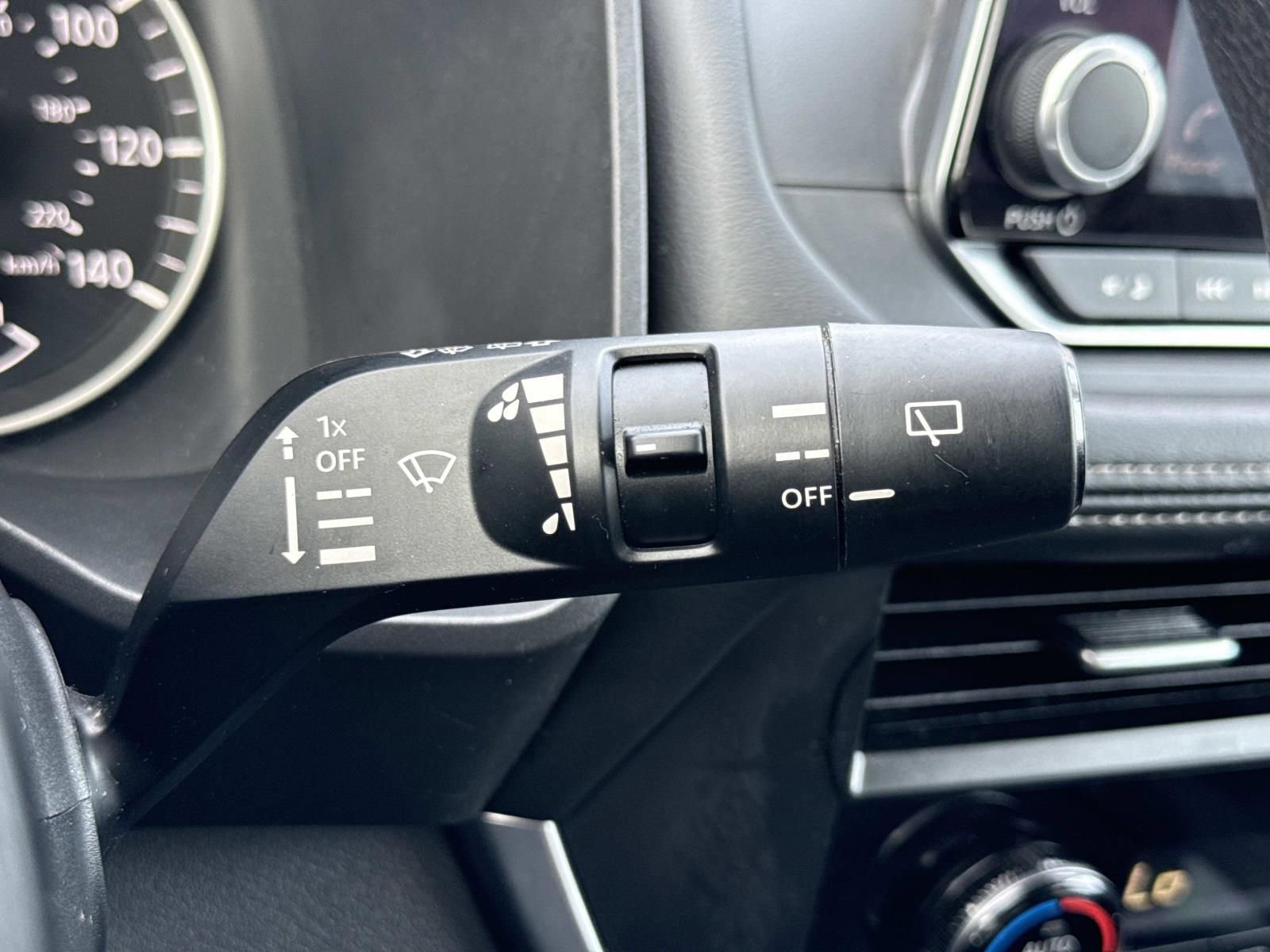 Used 2024 Nissan Rogue SV image 16