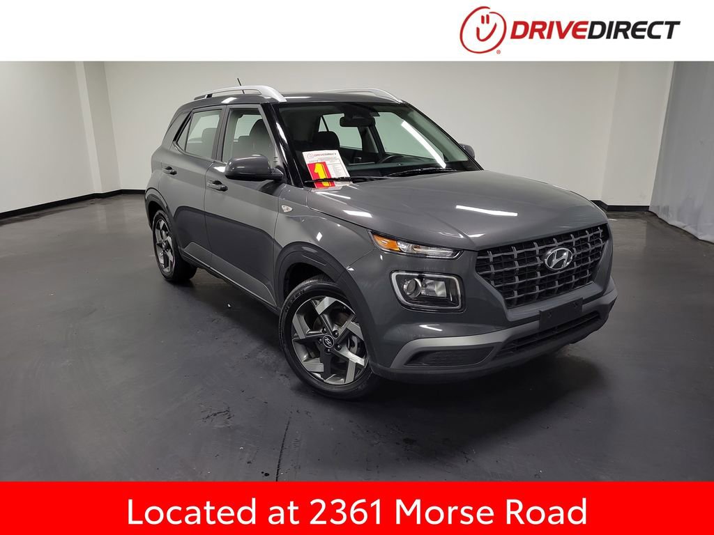 Used 2025 Hyundai Venue SEL FWD image 1