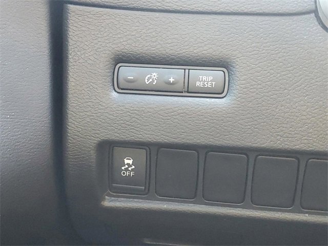 Used 2015 Nissan Murano SV image 29