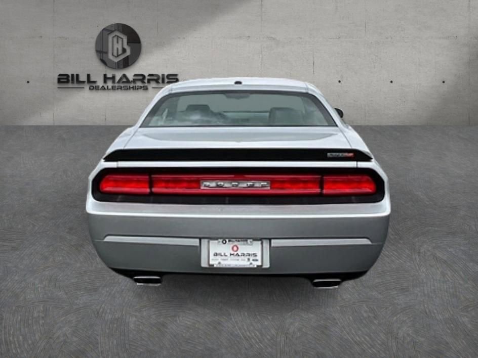 Used 2009 Dodge Challenger SRT8 w/ SRT Option Group II RWD image 6