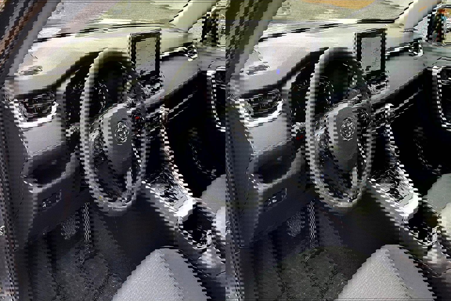 Used 2024 Toyota RAV4 XLE image 13