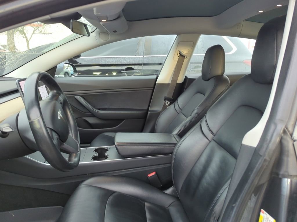Used 2018 Tesla Model 3 Long Range image 6