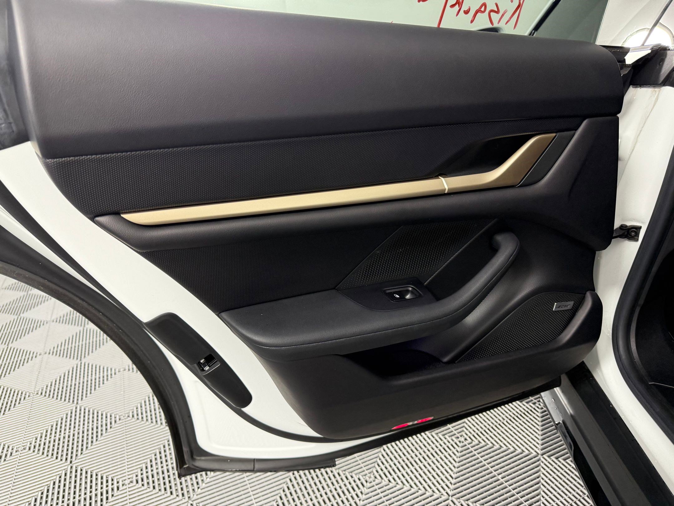 Used 2022 Porsche Taycan 4 Cross Turismo image 17